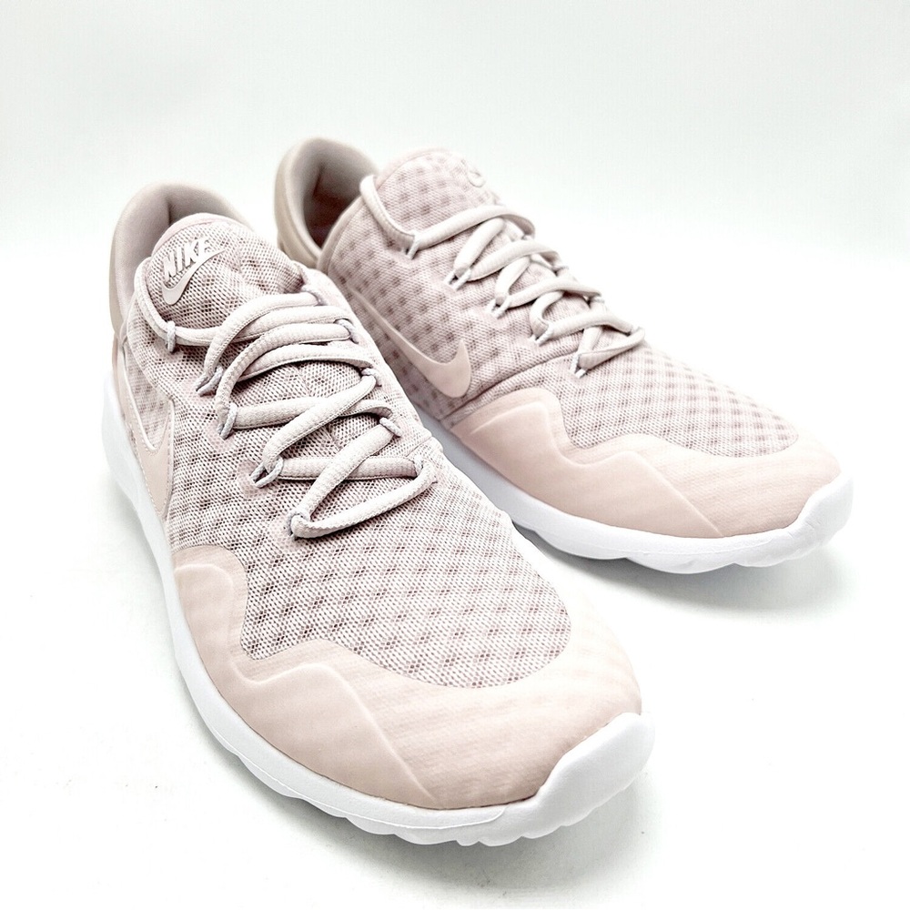 NIKE Women Size 7 - Nike Air Max Axis Rush Pink